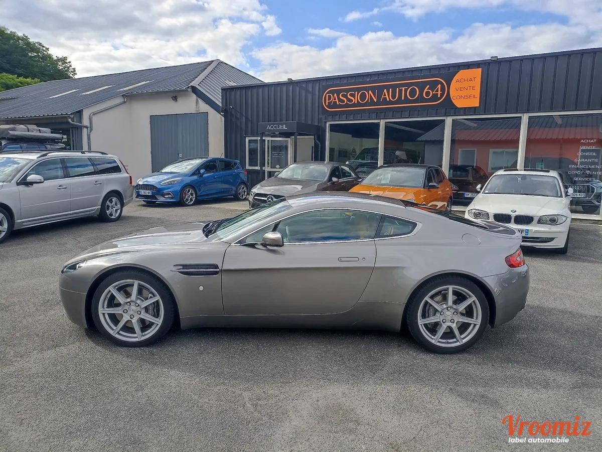 Aston Martin V8 Vantage 