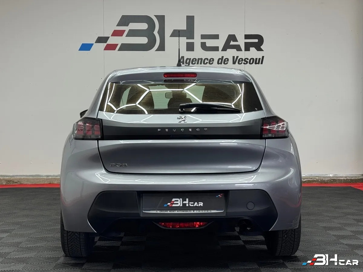 Peugeot 208 - photo 4