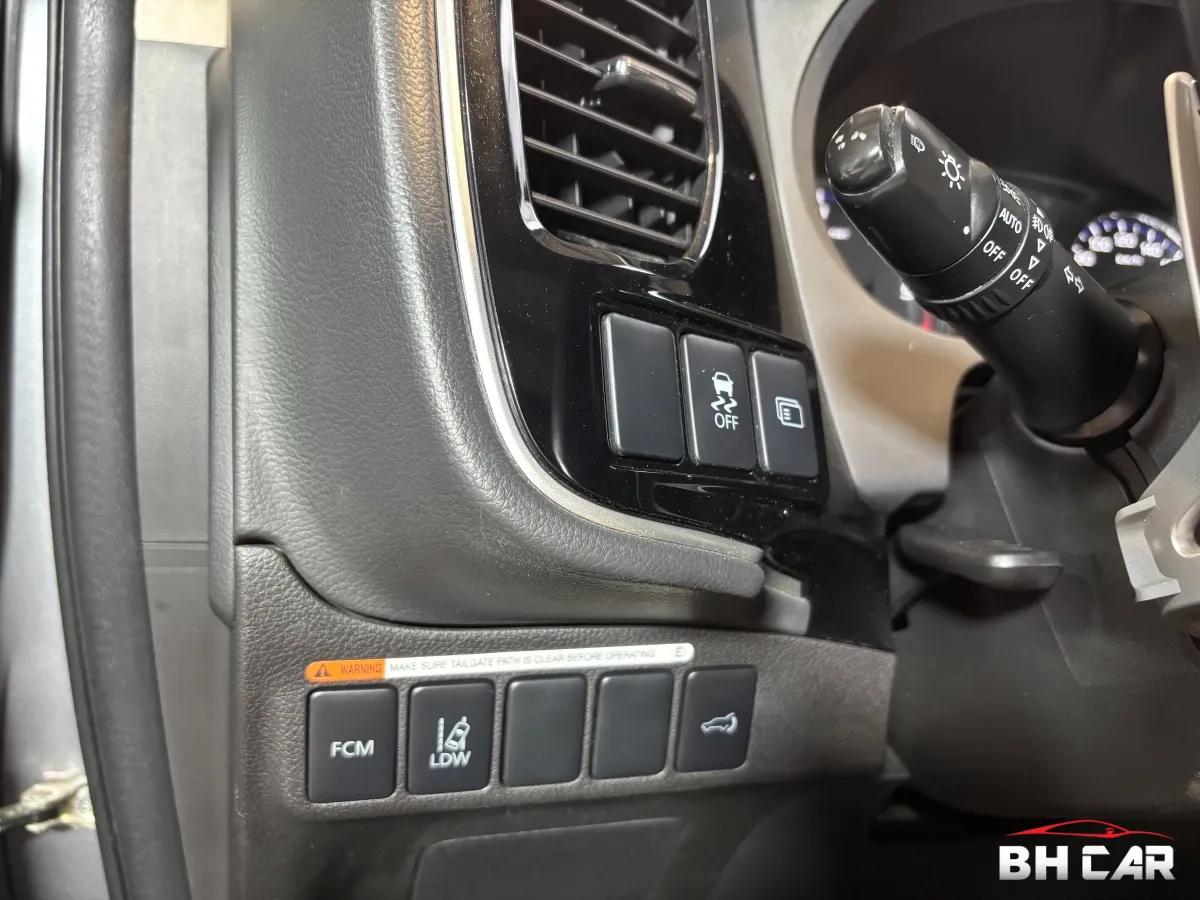 Aperçu indisponible de Mitsubishi Outlander