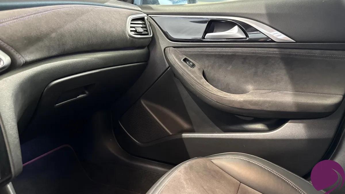 Infiniti Q30