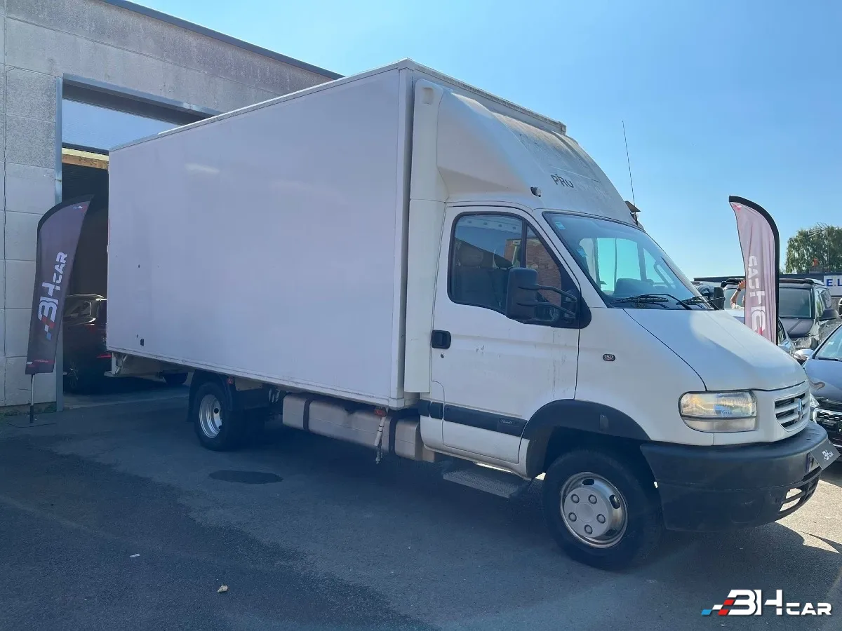 Renault Trucks Mascott