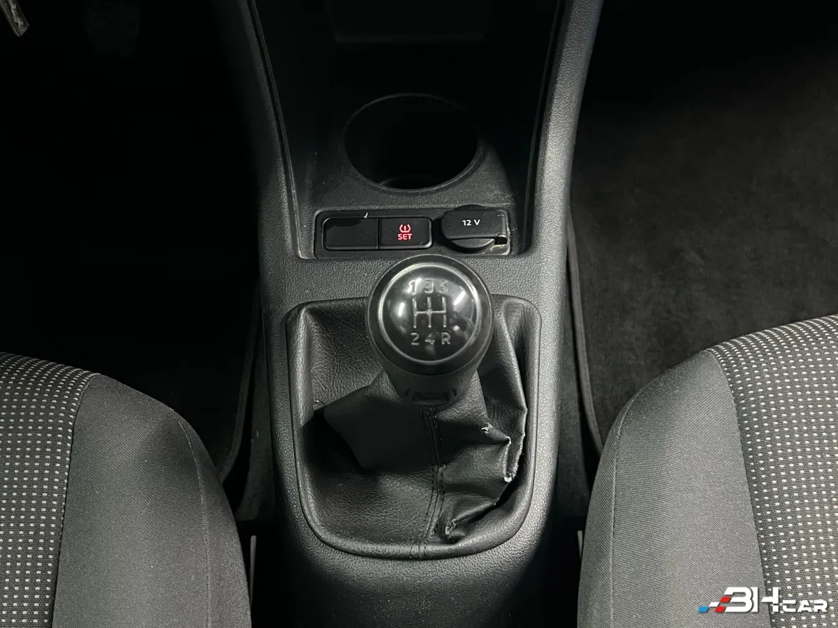 Volkswagen Up - photo 19
