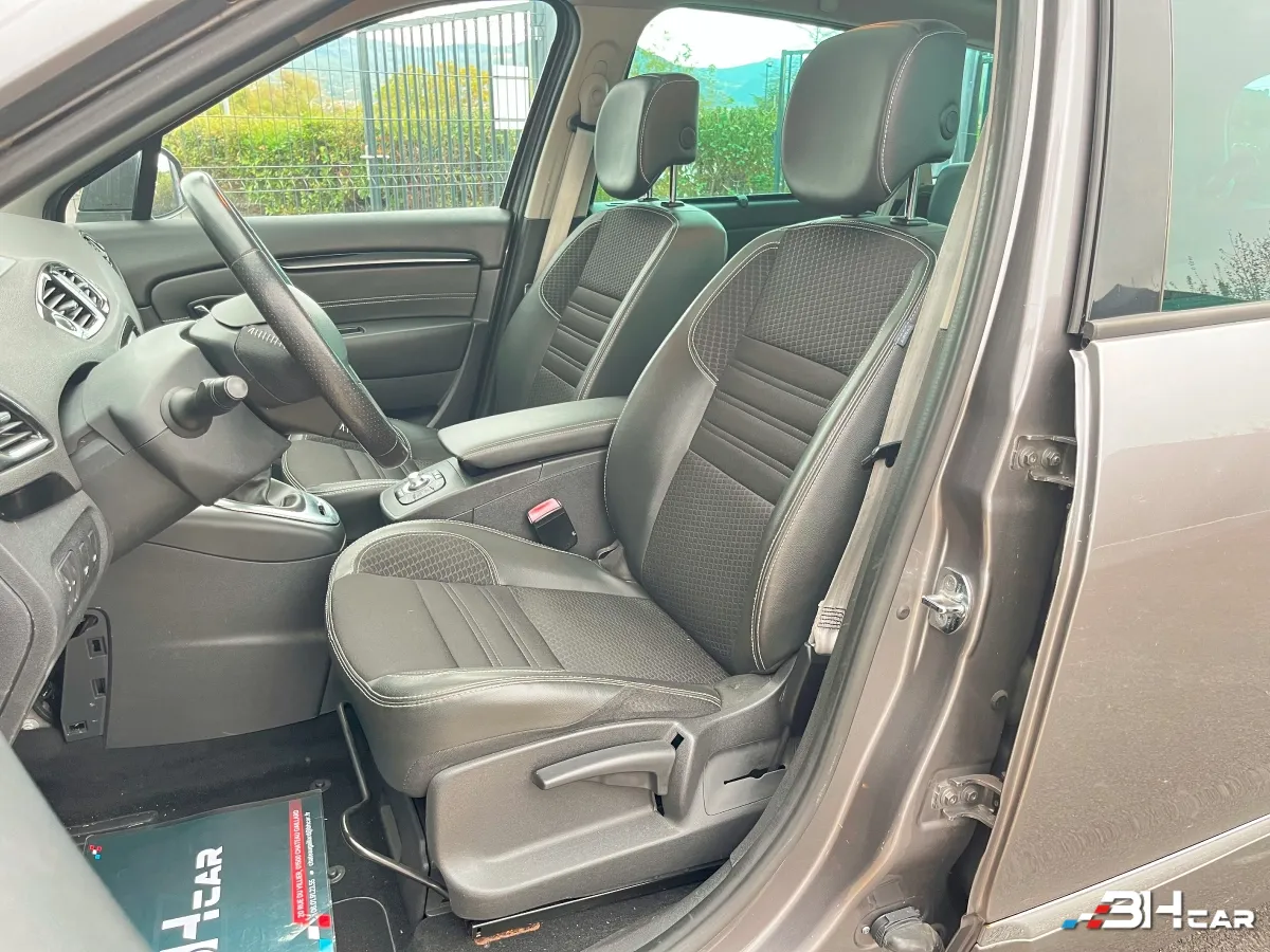 Renault Grand Scenic - photo 11