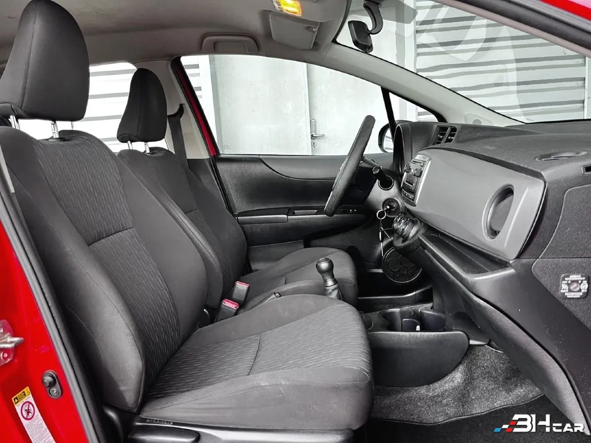 Toyota Yaris - photo 9