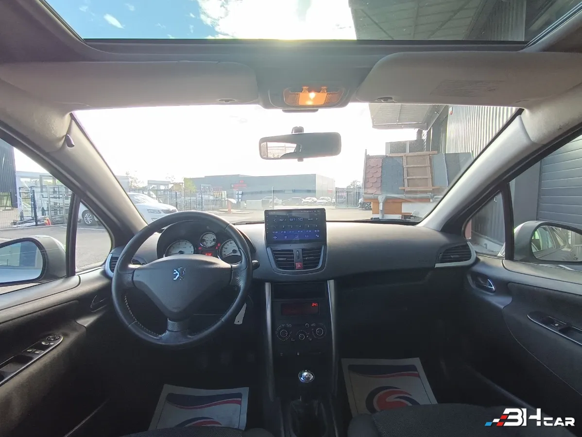 Peugeot 207 - photo 16