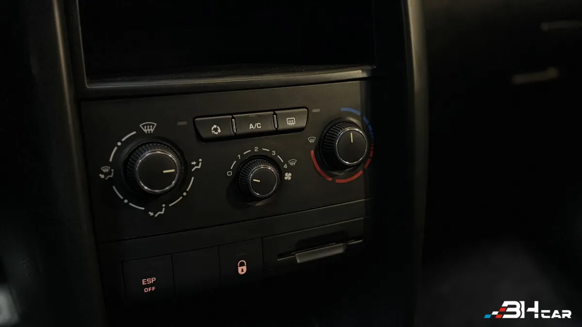 Peugeot 207 - photo 24