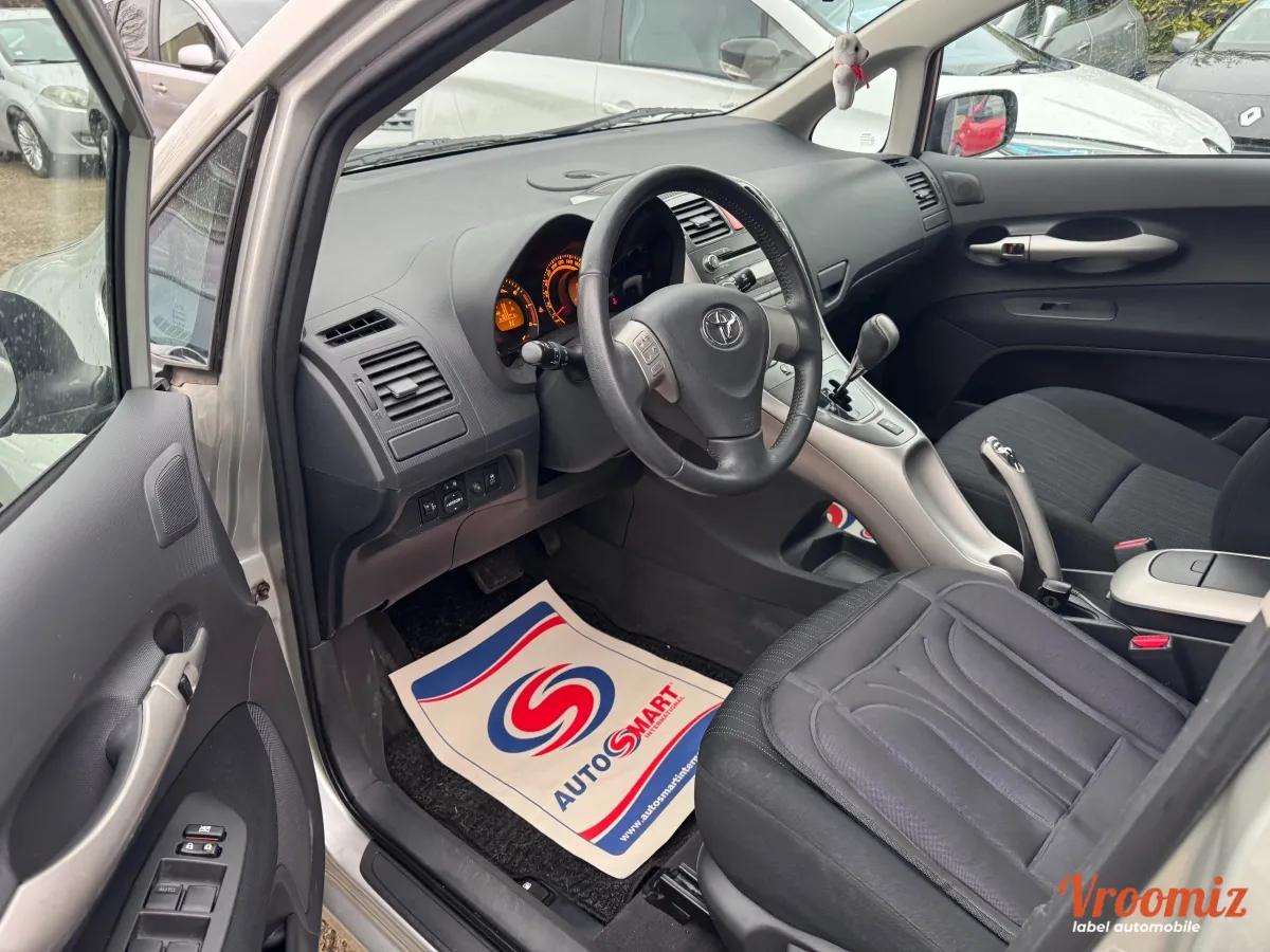 TOYOTA AURIS 1.6i SOL BVA