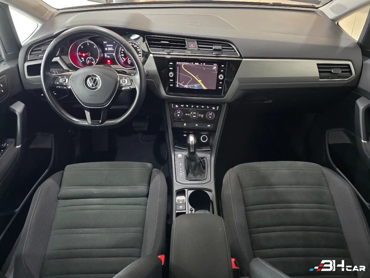Volkswagen Touran - photo 12