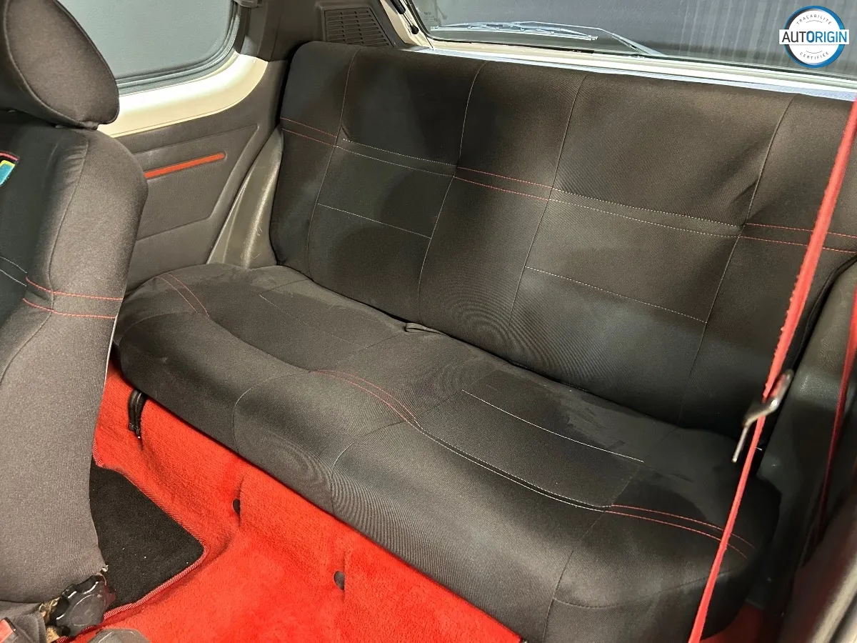 Peugeot 205 - photo 22