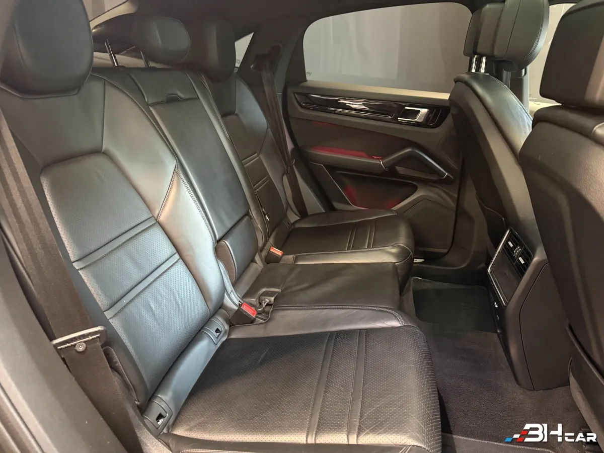Porsche Cayenne - photo 26