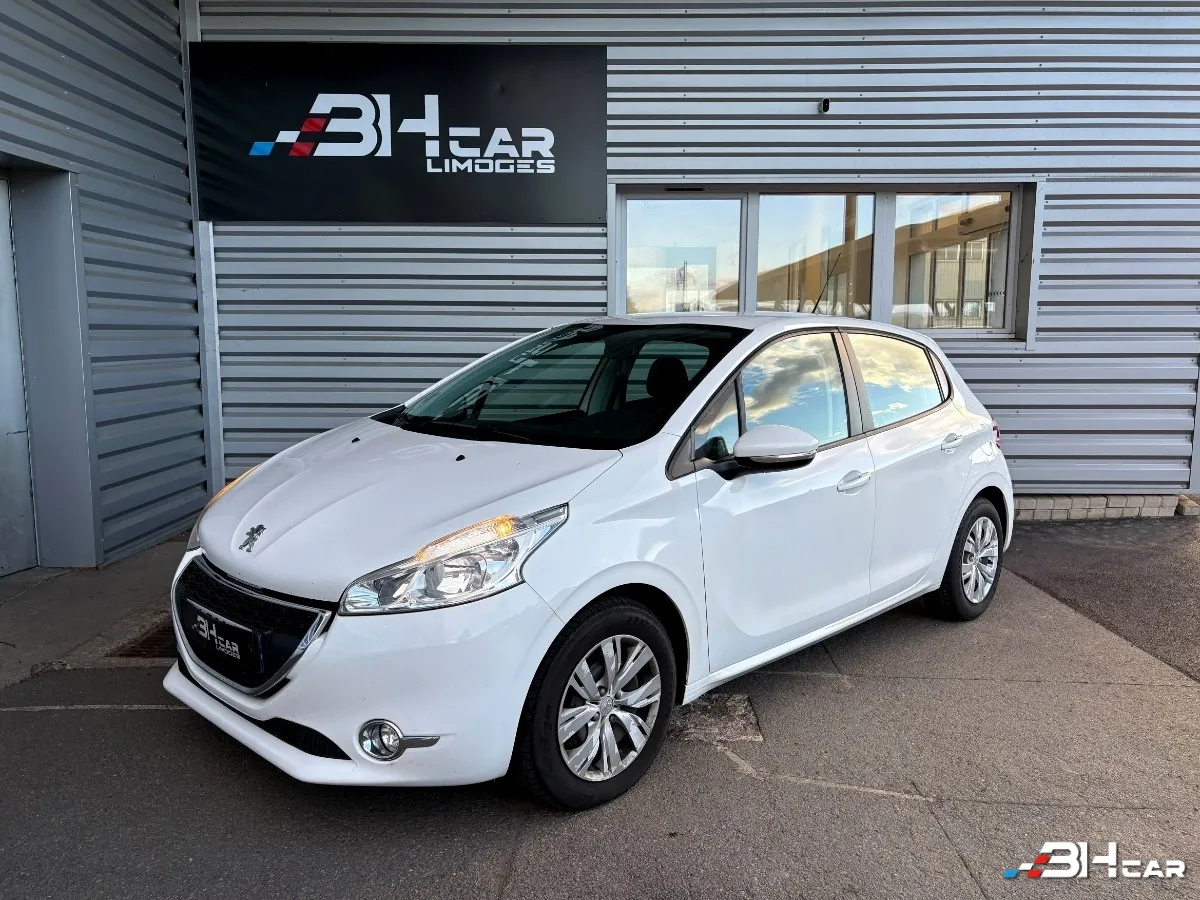 Peugeot 208 - photo 2