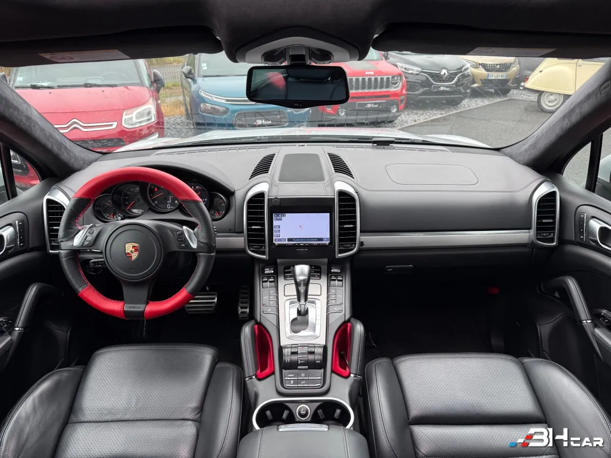 Porsche Cayenne - photo 9