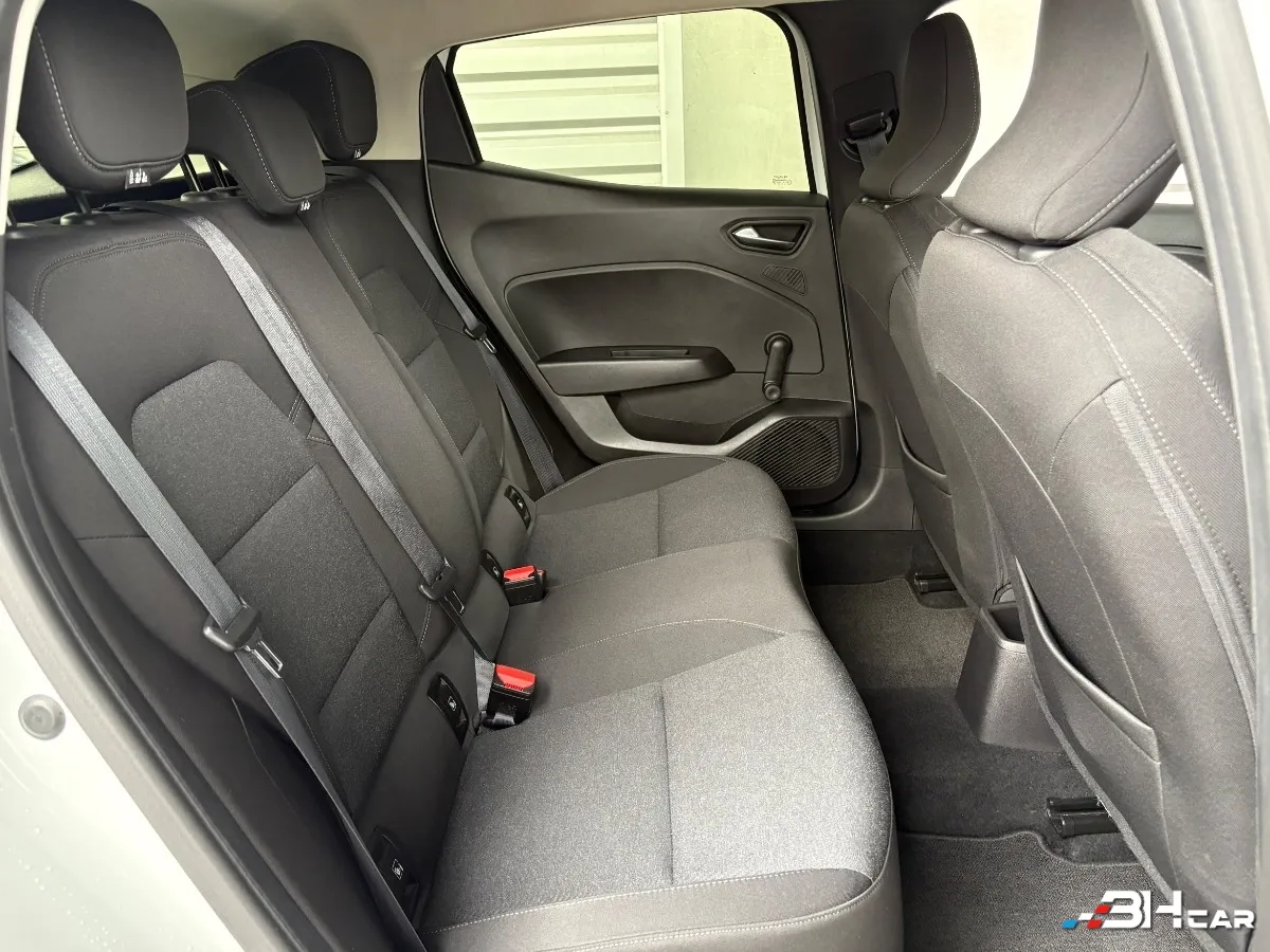 Renault Clio - photo 11