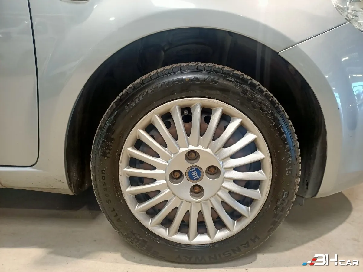 Fiat Grande Punto - photo 21