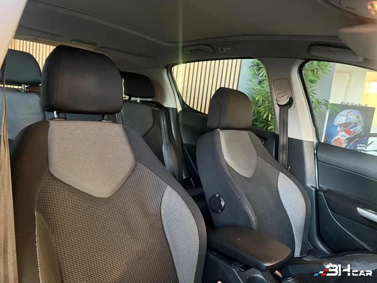 Peugeot 308 - photo 17