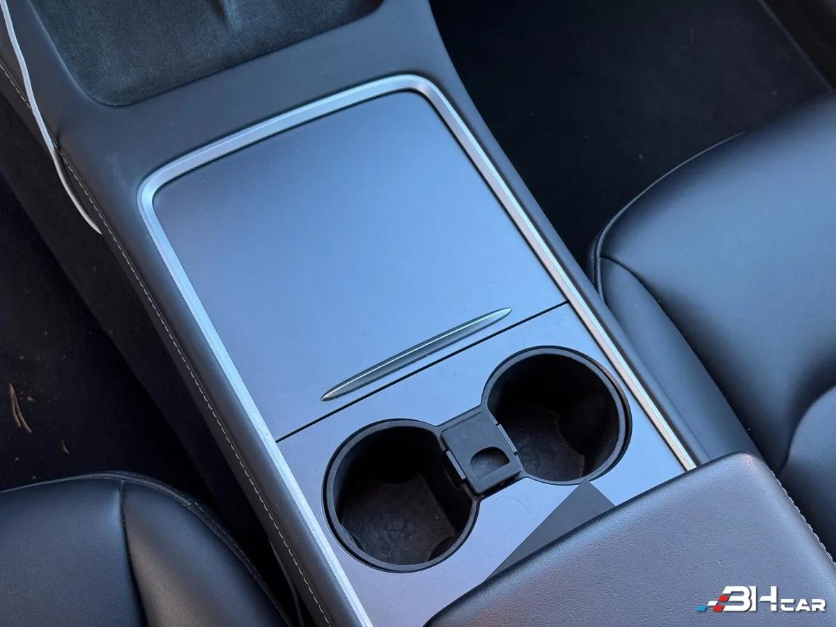 Aperçu indisponible de Tesla Model-y