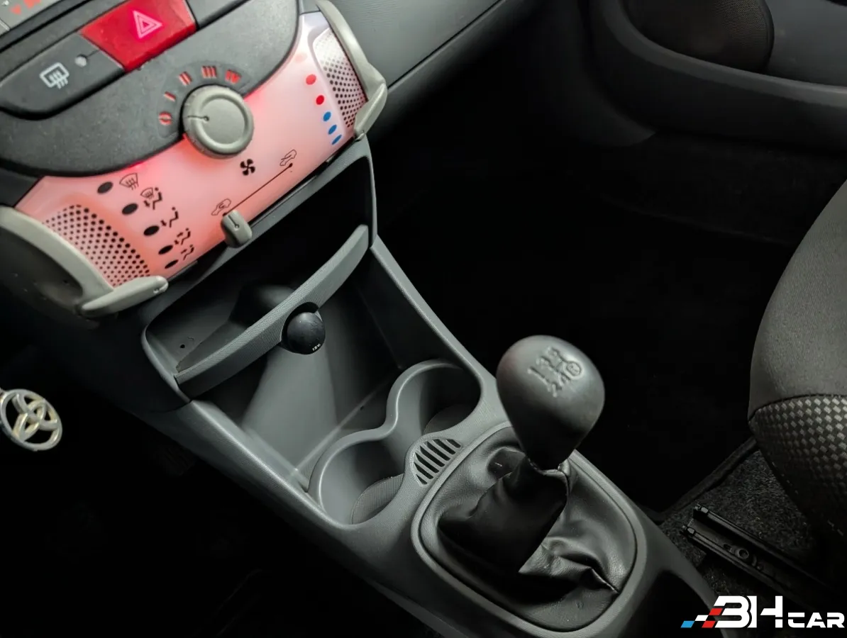 Toyota Aygo - photo 15