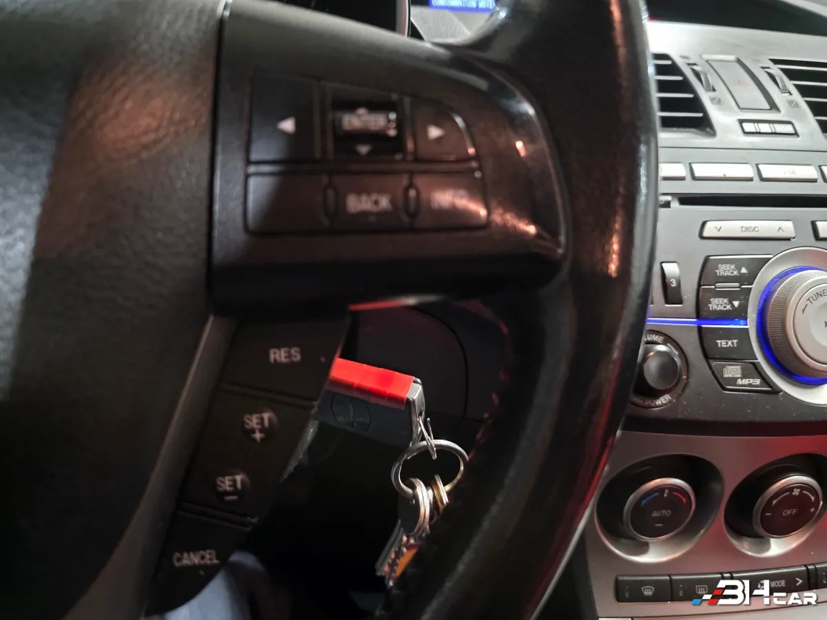 Mazda 3 - photo 14