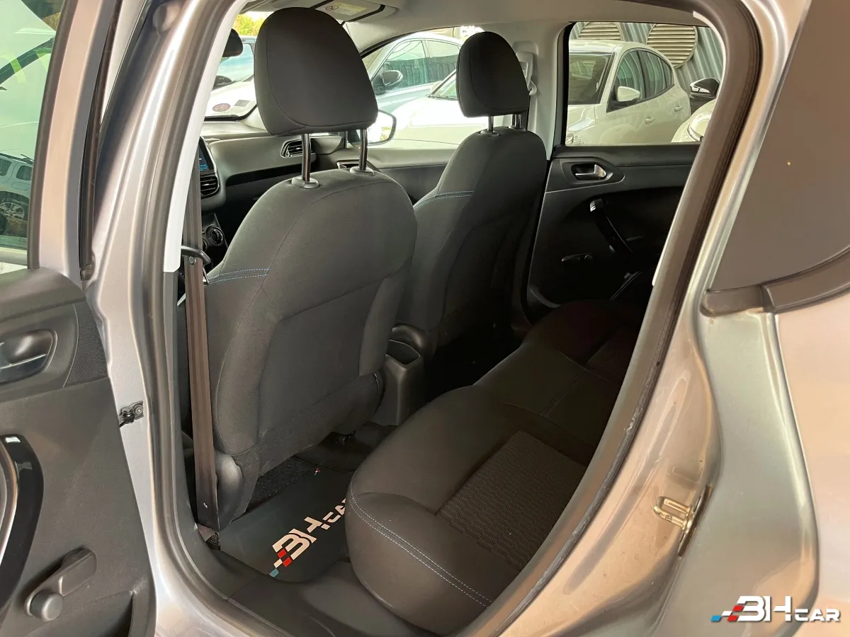 Peugeot 208 - photo 13