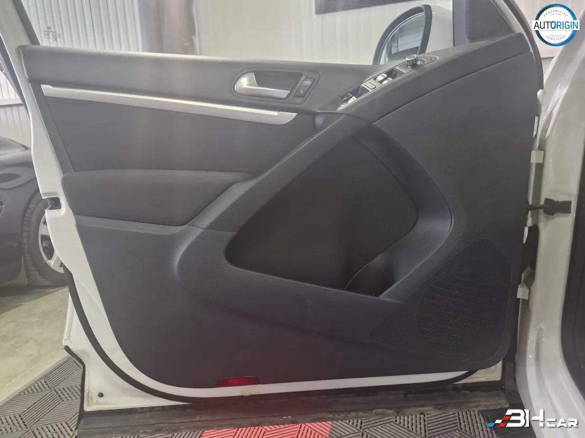 Volkswagen Tiguan - photo 25