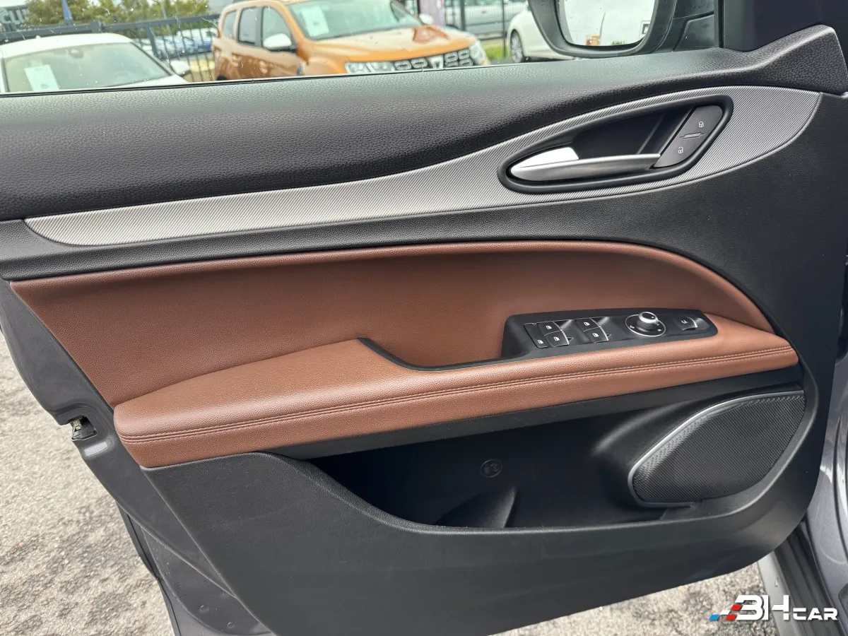 Alfa Romeo Stelvio - photo 9