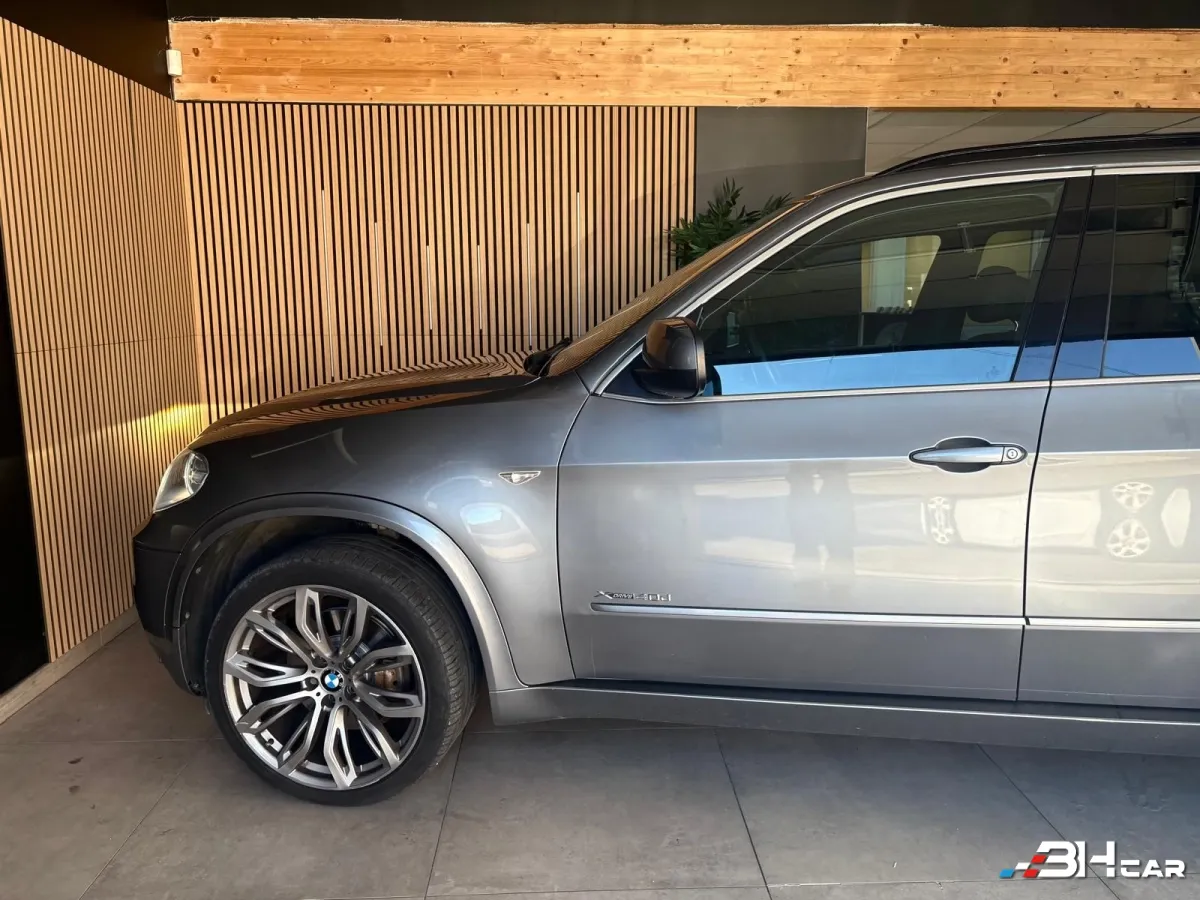 Bmw X5 - photo 4