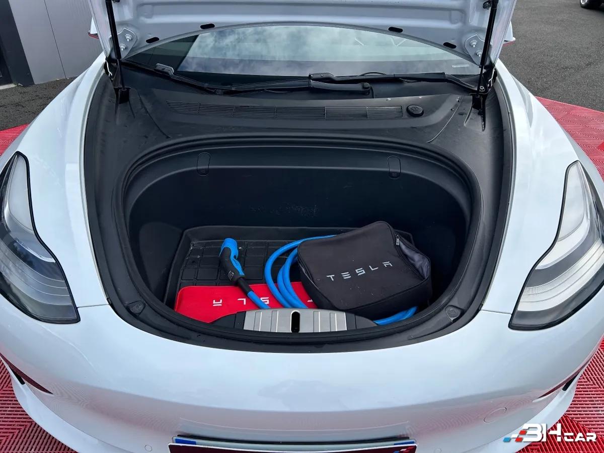 Aperçu indisponible de Tesla Model-3