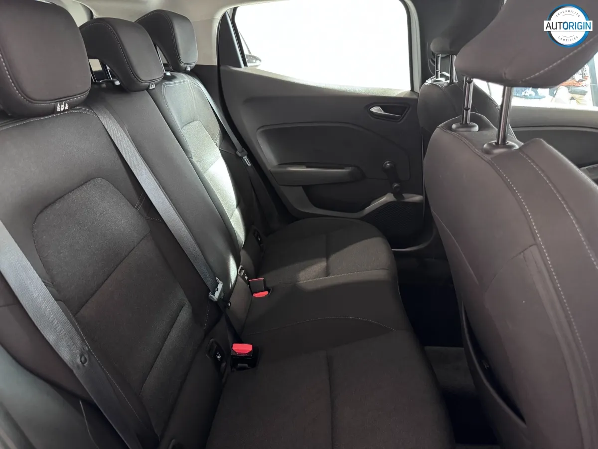 Renault Clio - photo 13