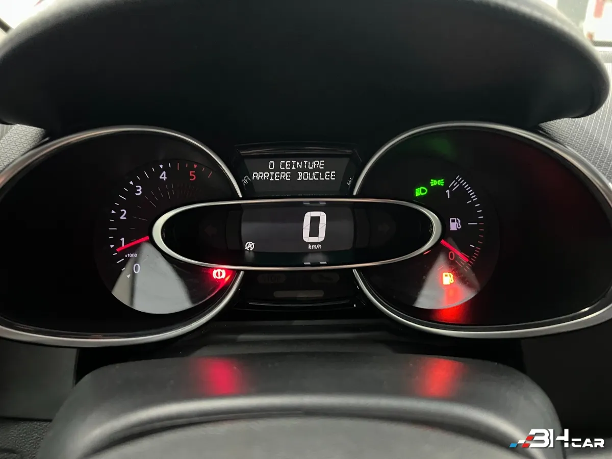 Renault Clio - photo 17