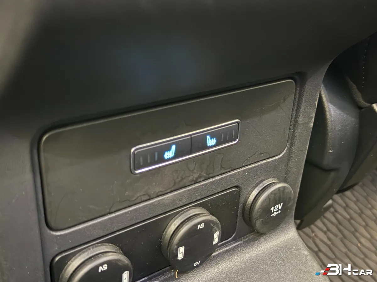 Jaguar F-pace - photo 16