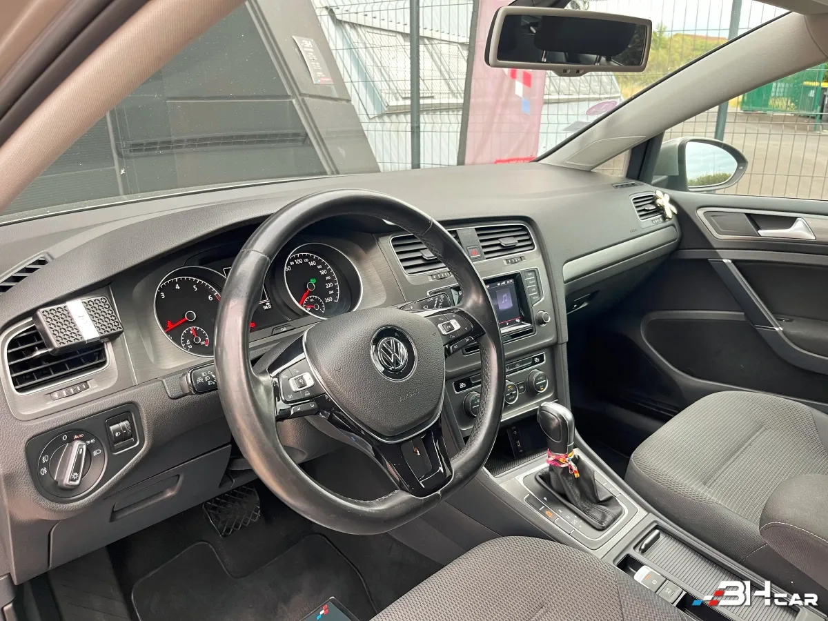 Volkswagen Golf - photo 12