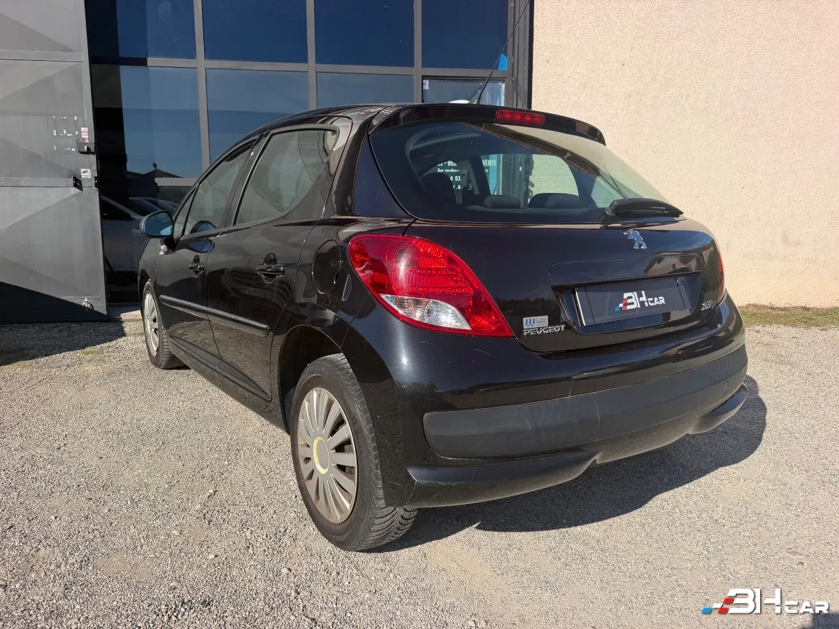 Peugeot 207 - photo 6