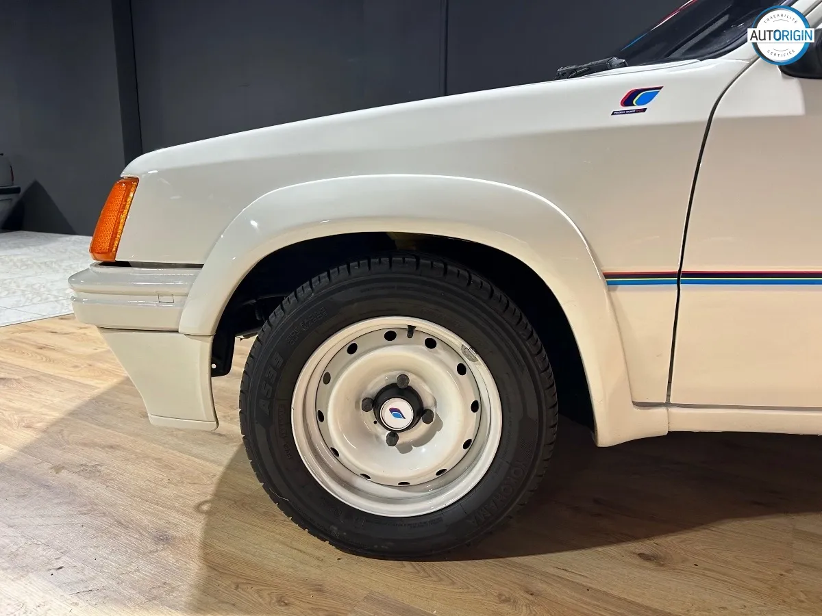 Peugeot 205 - photo 24