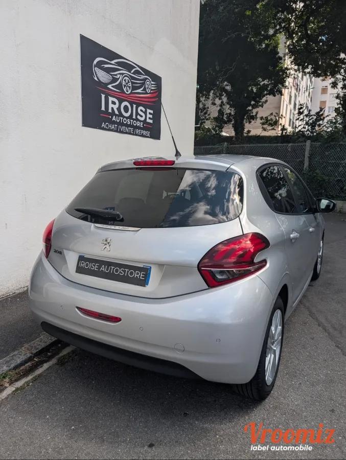Peugeot 208 GENERATION-I 1.6 BLUEHDI 75 STYLE