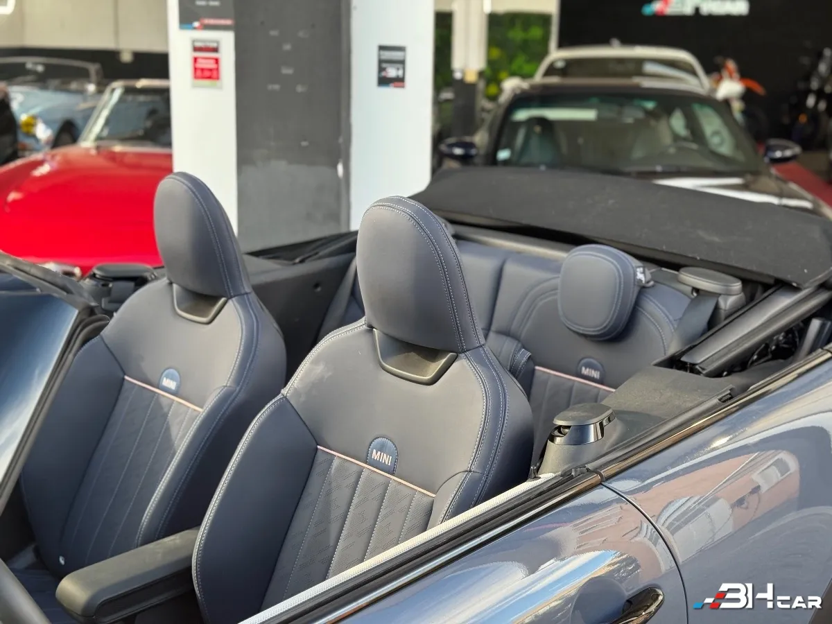 Mini Cabrio - photo 13