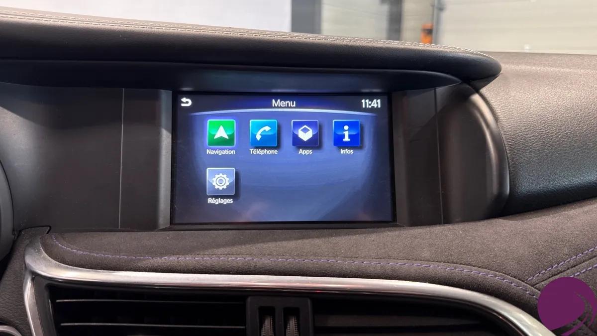 Infiniti Q30