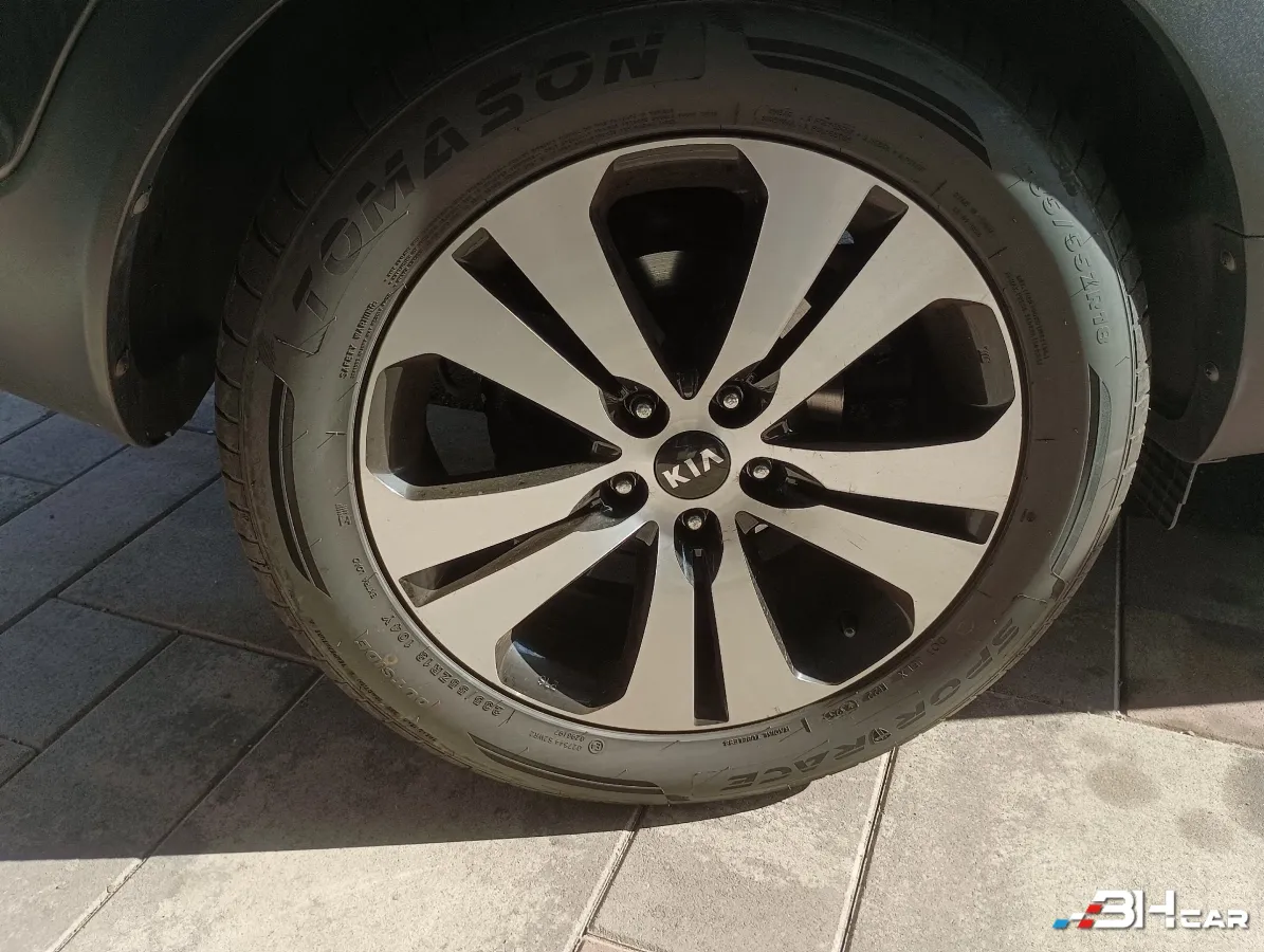 Kia Sportage - photo 11