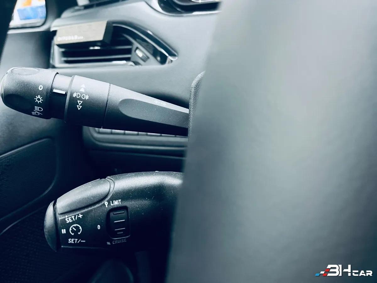 Aperçu indisponible de Peugeot 208