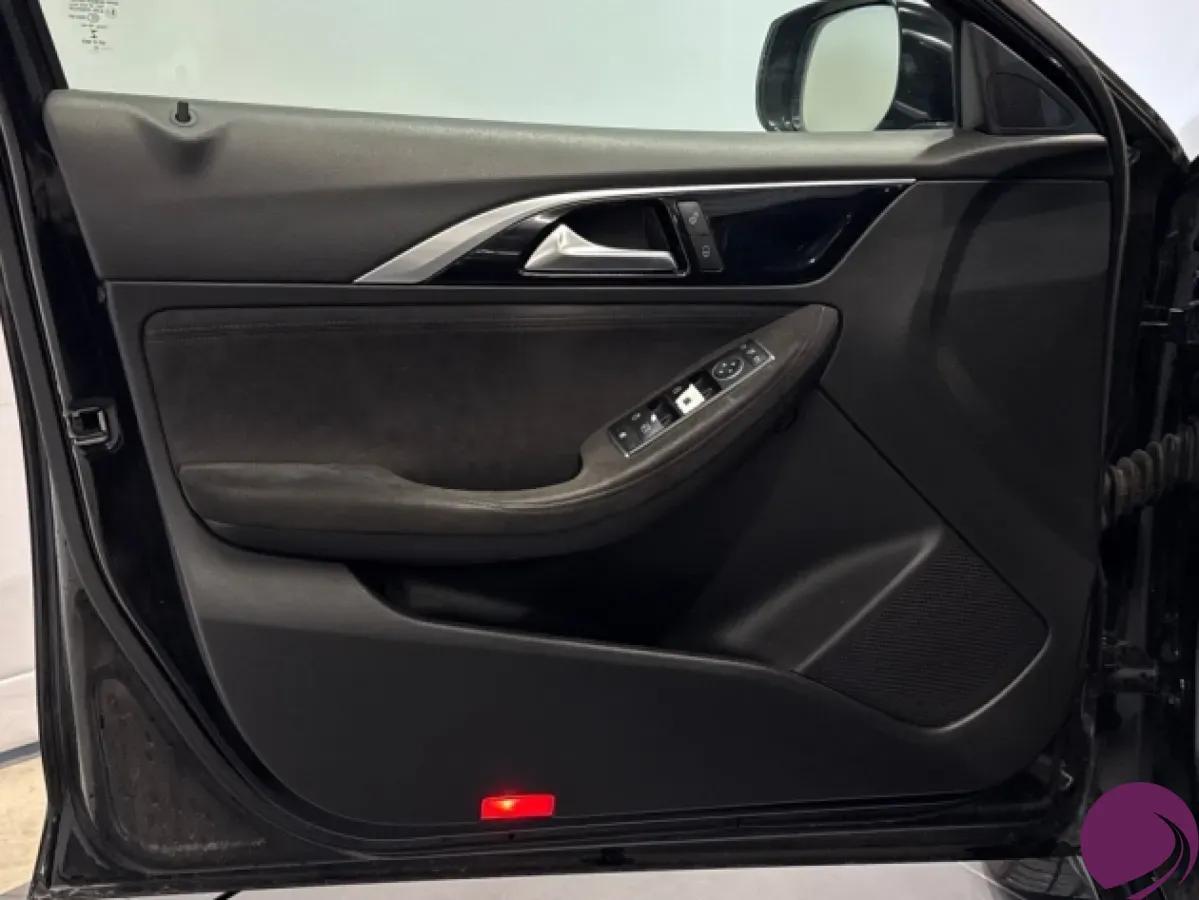 Infiniti Q30