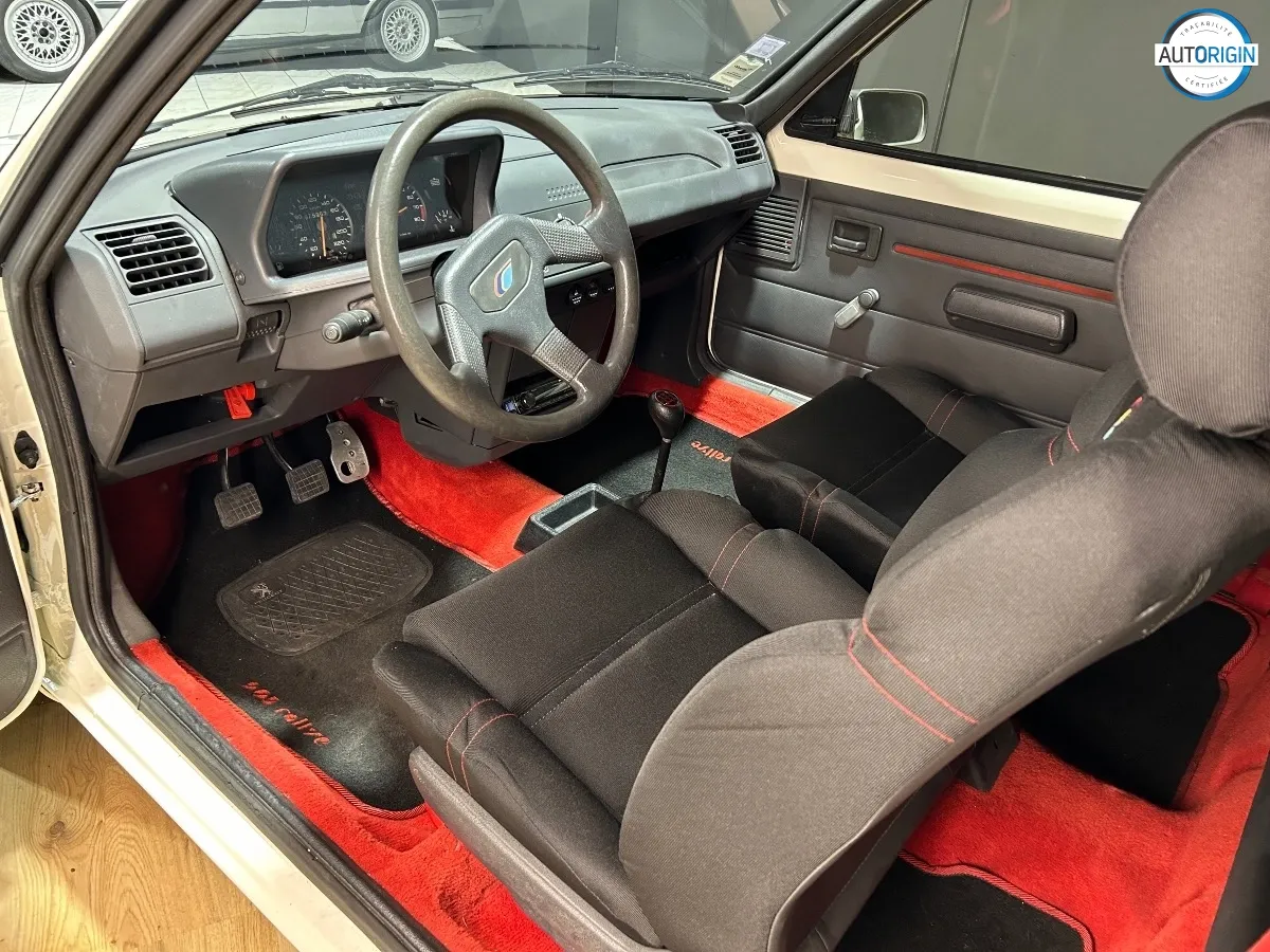 Peugeot 205 - photo 17