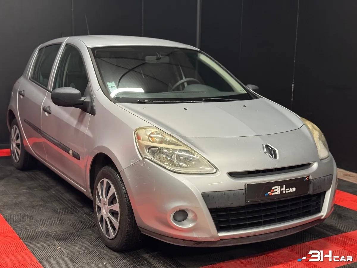Image: Renault Clio 1.5 DCI 70 AUTHENTIQUE / COURROIE DE DISTRIBUTION Fait pour la vente