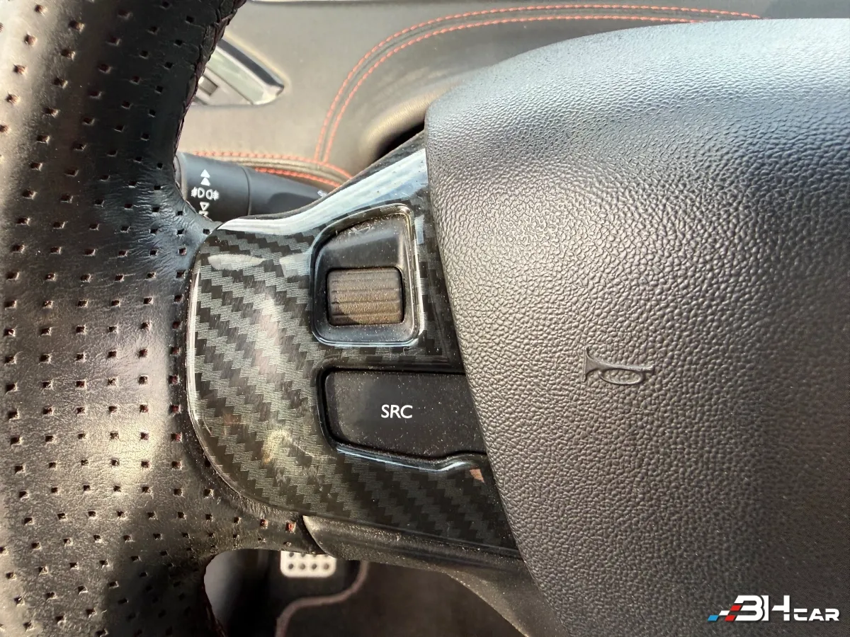 Peugeot 208 - photo 17