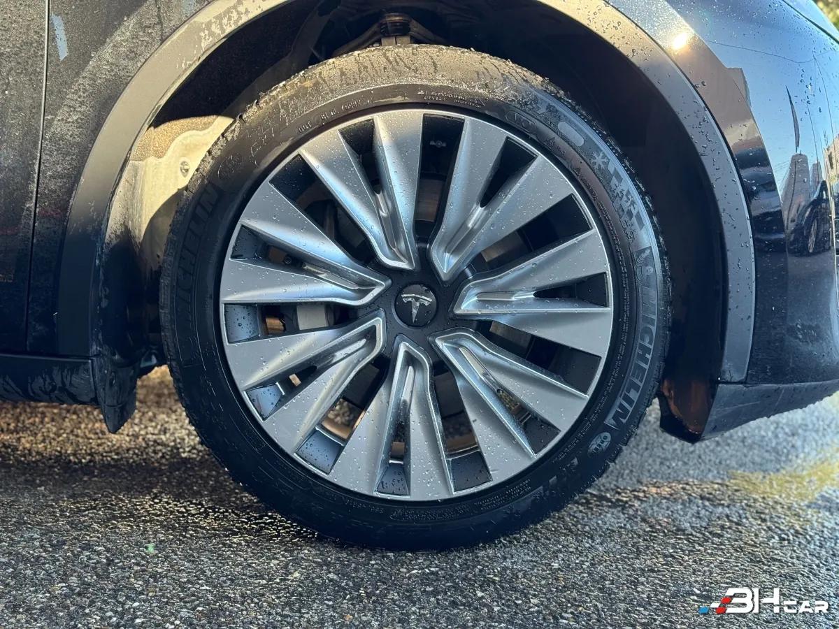 Aperçu indisponible de Tesla Model-y