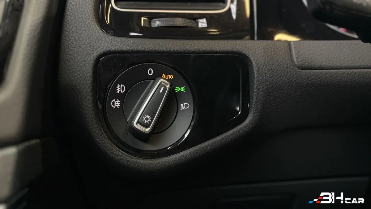 Volkswagen Golf - photo 22