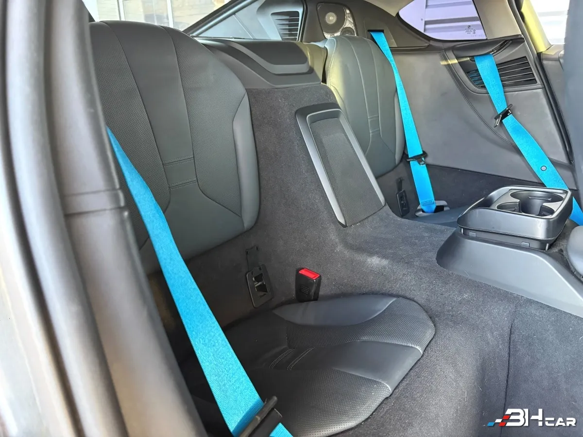 Bmw I8 - photo 11