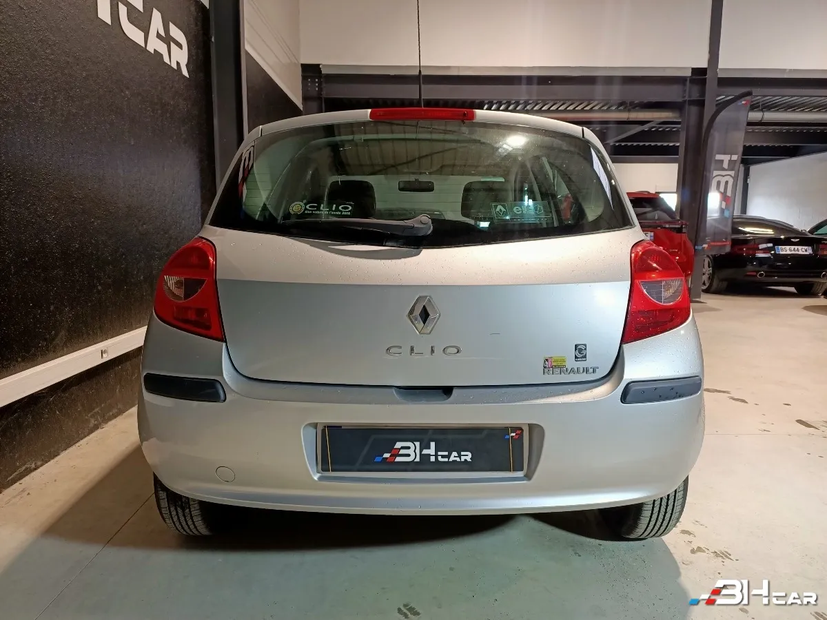 Renault Clio - photo 22
