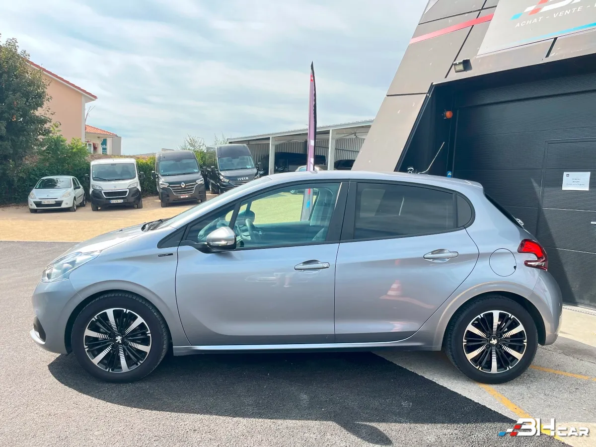 Peugeot 208 - photo 5