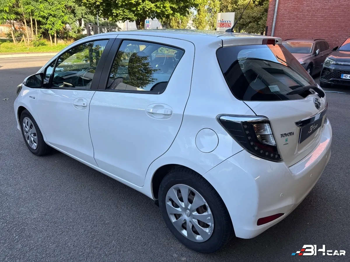Toyota Yaris - photo 4
