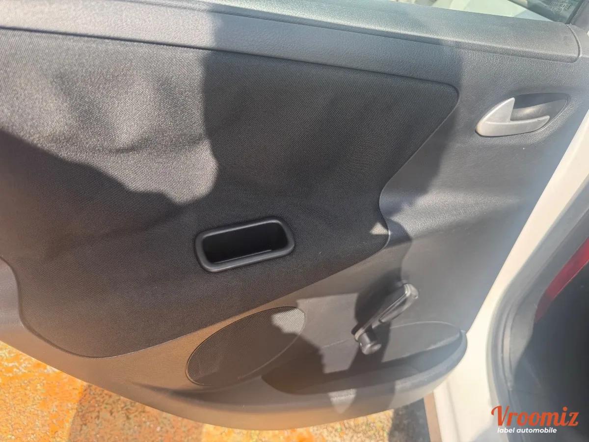 Peugeot 207 1.4 VTI 95 PREMIUM