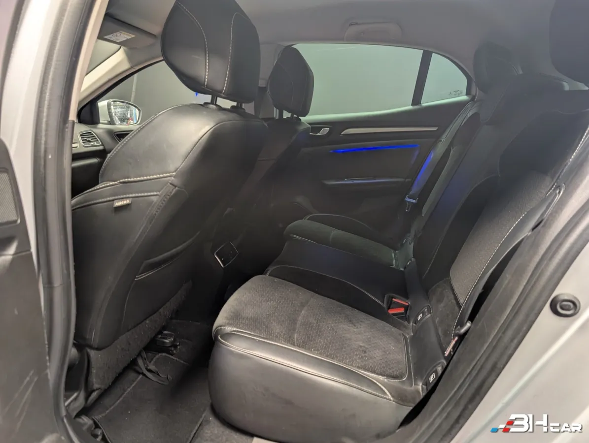 Renault Megane - photo 23